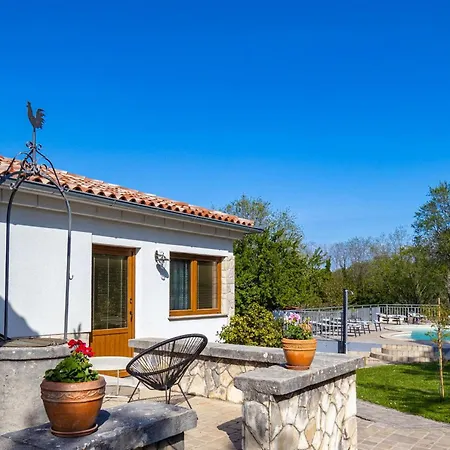 Holiday home Isotta Nedescina