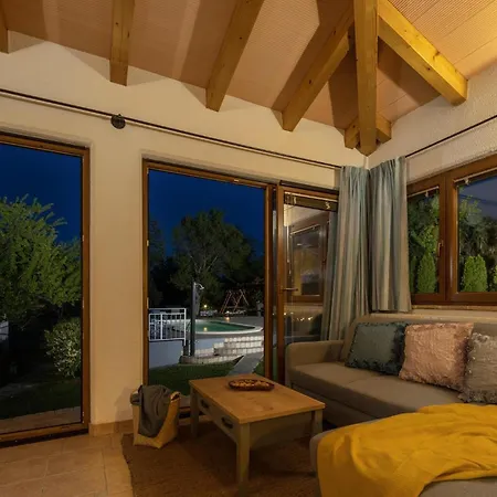 Holiday home Isotta Nedescina