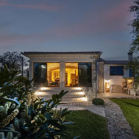 Isotta Holiday home Nedescina