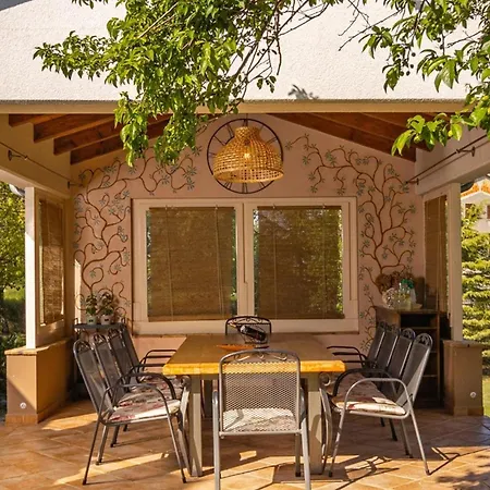 Holiday home Isotta Nedescina