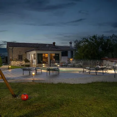 Holiday home Isotta Nedescina