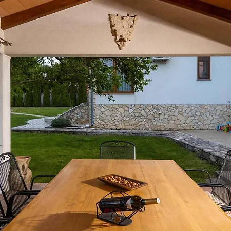 Isotta Vakantiehuis Nedeščina